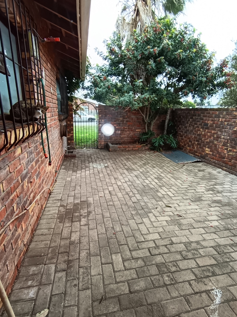 8 Bedroom Property for Sale in C Place Eastern Cape